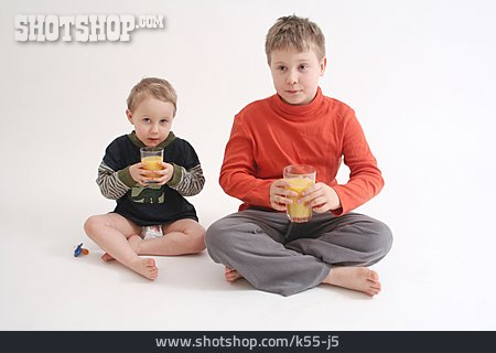 
                Junge, Gesunde Ernährung, Orangensaft                   