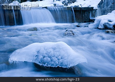 
                Wasserfall, Fluss, Eisgebilde                   