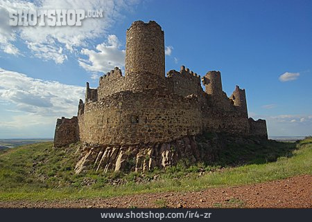 
                Burgruine, Castillo De Almonacid                   
