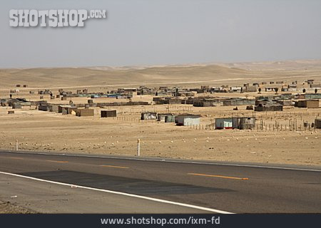 
                Slum, Siedlung, Landstraße, Peru                   