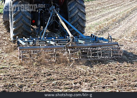 
                Landwirtschaft, Egge, Bodenbearbeitung                   