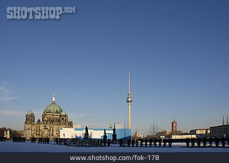 
                Berlin, Fernsehturm, Berliner Dom, Schlossplatz                   