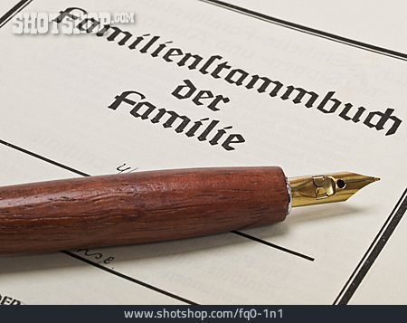 
                Dokument, Füller, Familienstammbuch                   
