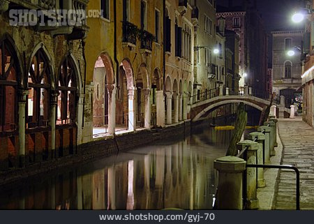 
                Kanal, Gasse, Venedig                   