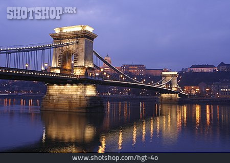 
                Budapest, Kettenbrücke, Donaubrücke                   