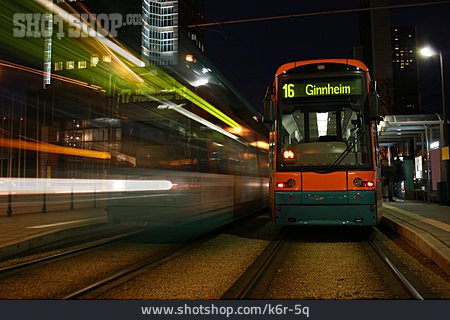 
                Straßenbahn, öffentliche Verkehrsmittel                   