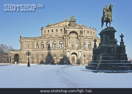 
                Dresden, Reiterstandbild, Semperoper, Theaterplatz                   