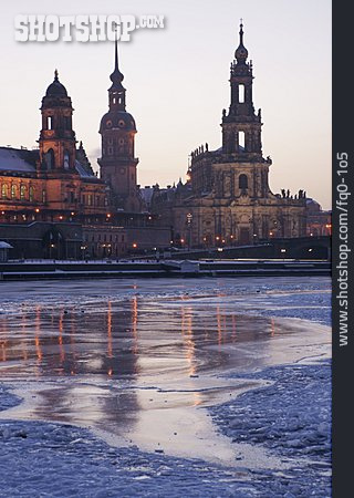 
                Dresden, Schlossplatz, Hofkirche, Brühlsche Terrasse                   