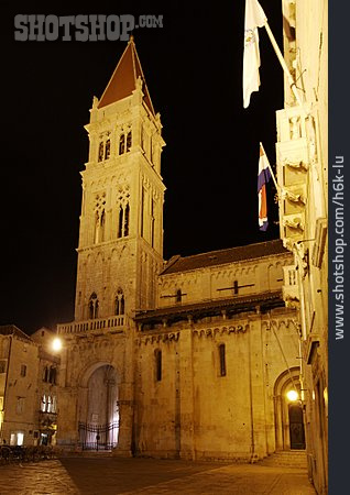 
                Nacht, Zadar, Kirche Sv. Donat                   