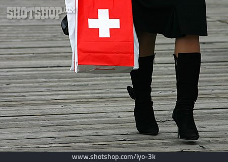 
                Einkauf & Shopping, Schweiz, Schweizerin                   