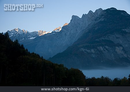 
                Dämmerung, Nebel, Alpen                   