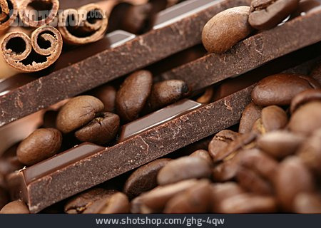 
                Schokolade, Zimtstange, Kaffeebohne                   