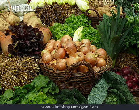 
                Marktstand, Gemüsestand, Gemüsesorte                   