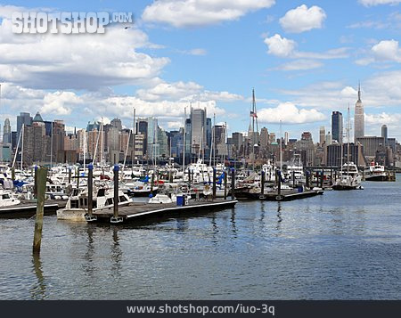 
                Hafen, New York, Hudson River                   