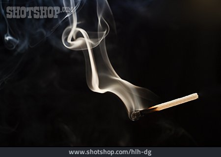 
                Streichholz, Rauch                   