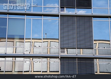 
                Bürogebäude, Fassade, Glasfassade                   