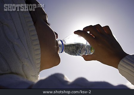
                Erfrischung, Trinken, Wasserflasche                   