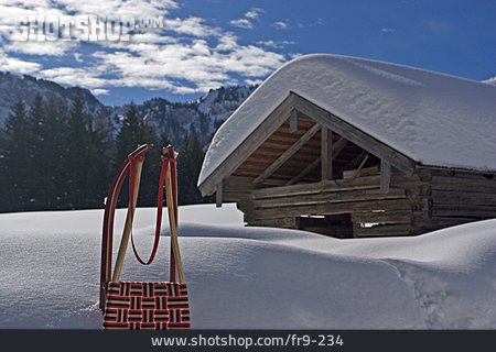 
                Schnee, Berghütte, Schlitten                   