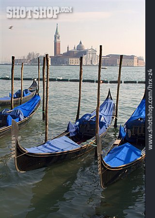 
                Gondola, Pier, Venice                   