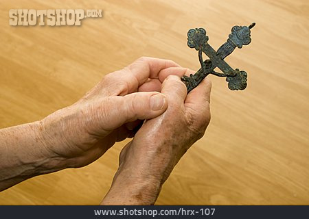 
                Kreuz, Hand, Beten                   