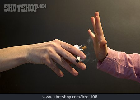 
                Kind, Frau, Zigarette, Rauchen                   