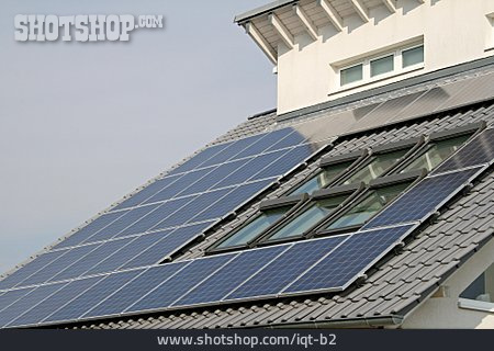 
                Dachfenster, Photovoltaik, Solardach                   