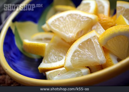 
                Zitrusfrucht, Zitrone, Zitronenstück                   