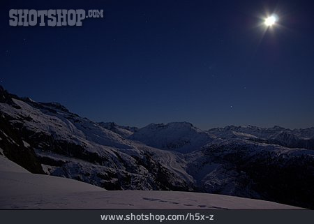 
                Nacht, Gebirgslandschaft, Aletschgletscher                   