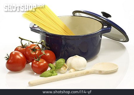 
                Nudelgericht, Spaghetti, Italienische Küche                   