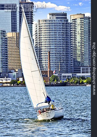 
                Segelboot, Toronto, Ontariosee                   