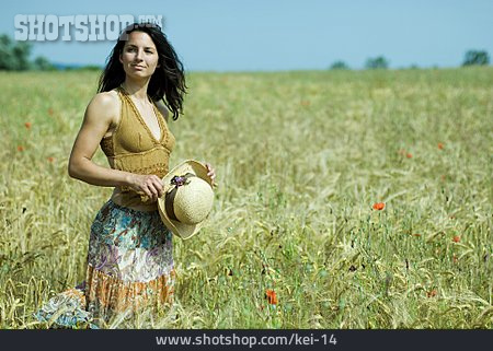 
                Frau, Getreidefeld, Sommerlich                   