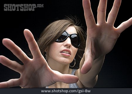 
                Frau, Lifestyle, Sonnenbrille, Hände                   