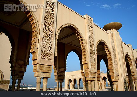 
                Historisches Bauwerk, Casablanca, Arkadengang, Hassan-ii.-moschee                   