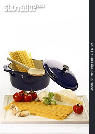 
                Pasta, Italienische Küche, Mediterrane Küche                   