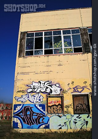 
                Graffiti, Zerfall, Vandalismus, Industriebrache                   