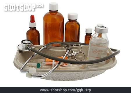 
                Stethoskop, Notfallmedizin, Infusionsbesteck                   