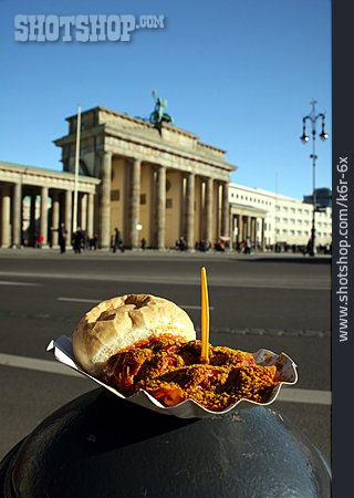 
                Berlin, Brandenburger Tor, Currywurst                   