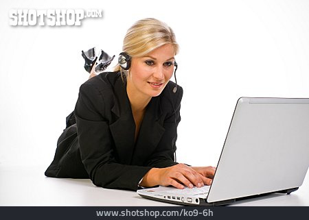 
                Frau, Mobile Kommunikation, Laptop                   