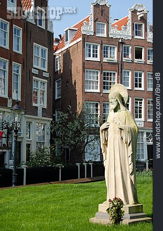 
                Heiligenfigur, Amsterdam, Beginenhof                   
