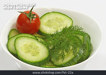 
                Tomate, Gurkenscheibe, Gurkensalat                   