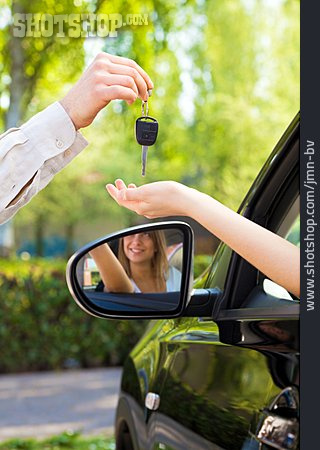 
                Autokauf, Schlüsselübergabe, Autoschlüssel, Fahrerlaubnis                   