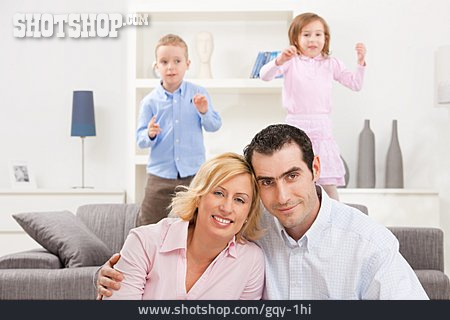 
                Eltern, Zusammenhalt, Häusliches Leben, Familie                   