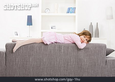 
                Mädchen, Häusliches Leben, Liegen, Couch                   