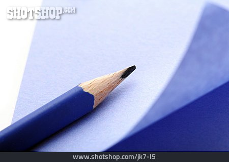 
                Bleistift, Papier, Zettel                   