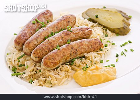 
                Bratwurst, Hausmannskost, Sauerkraut                   
