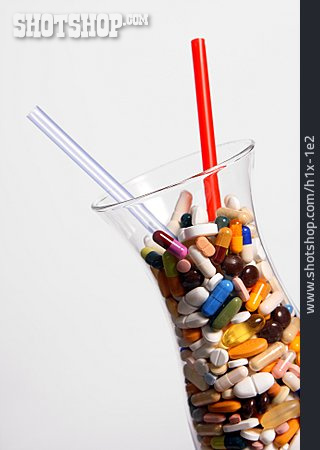 
                Sucht, Arznei, Tablettencocktail, Medikamentenmissbrauch                   