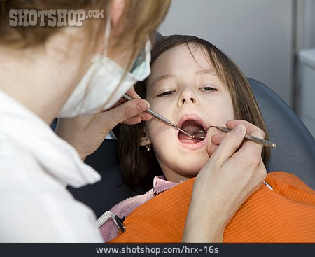 
                Kind, Mädchen, Zahnarzt, Zahnarztbehandlung                   