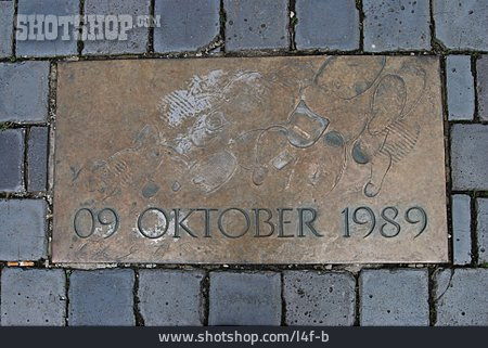 
                Leipzig, Gedenktafel, Nikolaikirchhof, 9. Oktober 1989                   