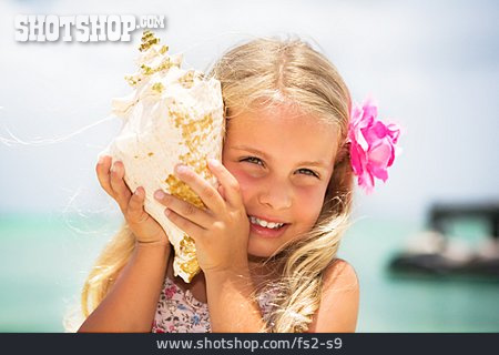 
                Kind, Mädchen, Sommer, Schneckenhaus, Strandurlaub, Meeresschnecke                   