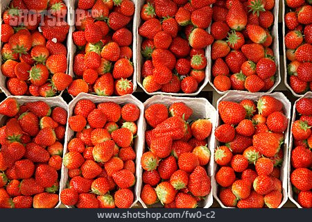 
                Marktstand, Erdbeere, Erdbeersaison                   